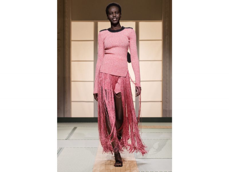 01_hmstudioss18_runway_adut_akech