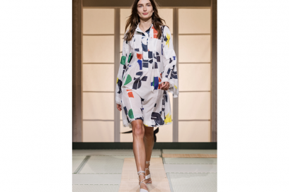 03_hmstudioss18_runway_andrea_diaconu