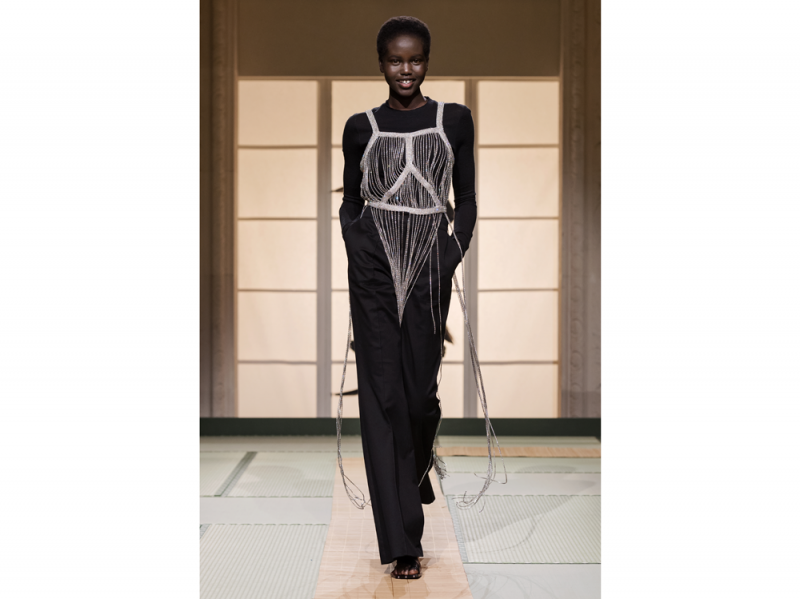 39_hmstudioss18_runway_adut_akech