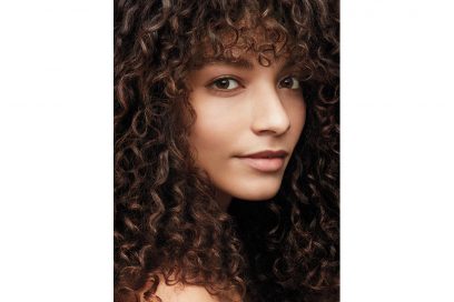 AVEDA tendenze frangia riccia e mossa capelli saloni primavera estate 2018