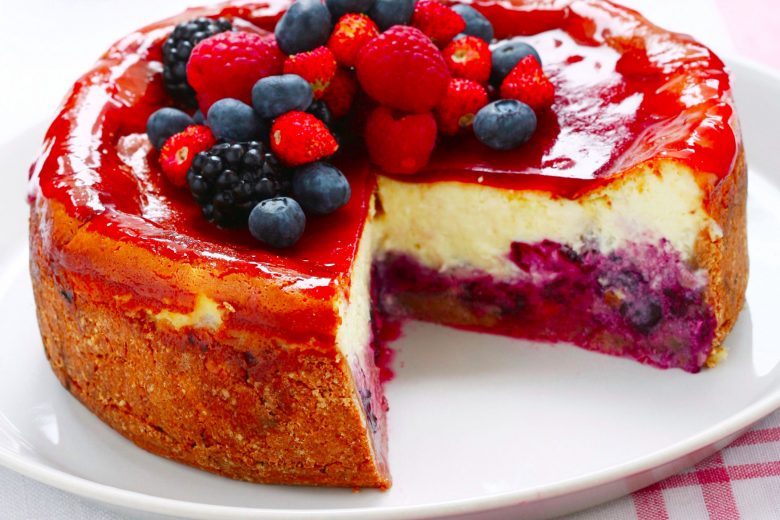 Cheesecake ricotta e mascarpone con frutti di bosco