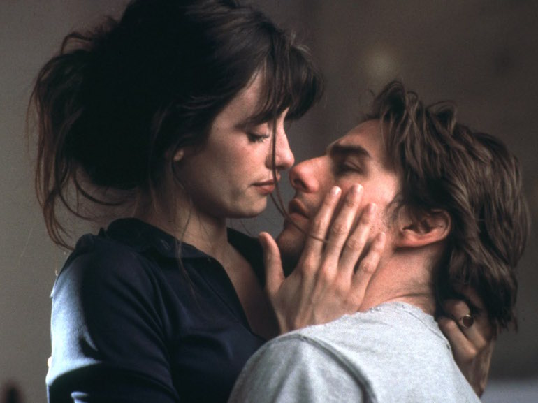 Peneloper Cruz bacio