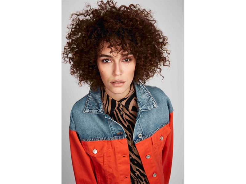 TONI & GUY tendenze frangia riccia e mossa capelli saloni primavera estate 2018