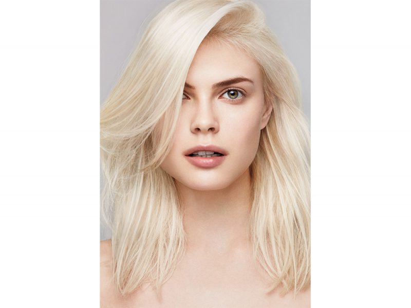 tagli capelli medi saloni primavera estate 2018 aveda Aveda Full Spectrum Demi+ Visual 6