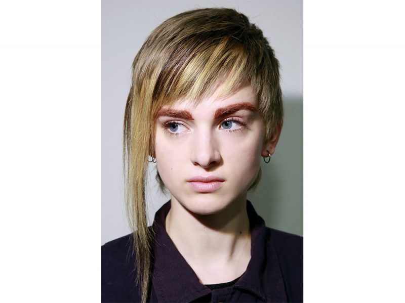 tendenze capelli con la frangia laterale primavera estate 2018 (3)