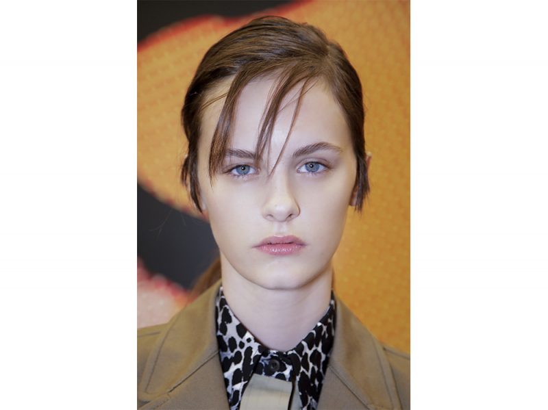 tendenze capelli con la frangia laterale primavera estate 2018 (6)