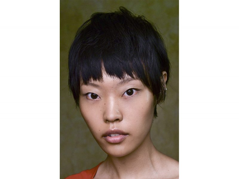 tendenze capelli con la frangia piena primavera estate 2018 (2)