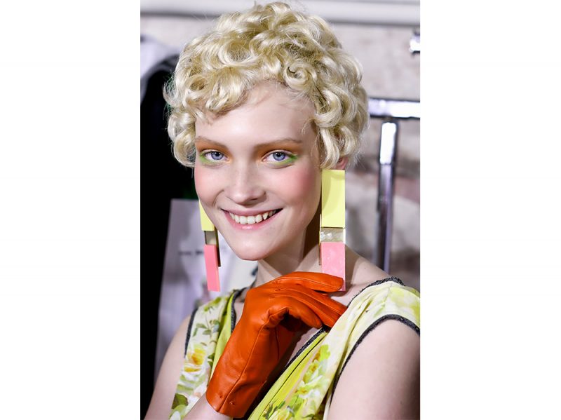 tendenze capelli mossi corti primavera estate 2018 (2)