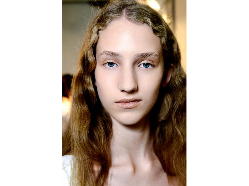 tendenze capelli mossi lunghi primavera estate 2018 (4)