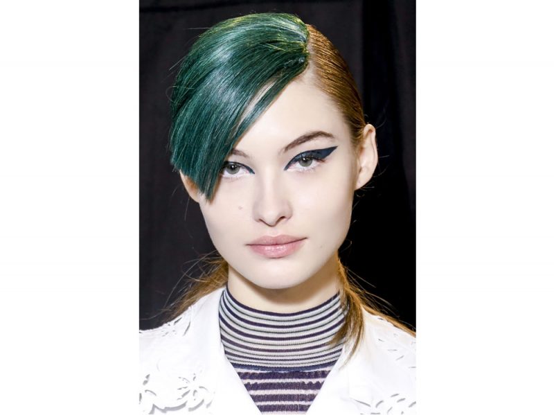 tendenze-colore-capelli-primavera-estate-2018-TINTE-POP-(7)