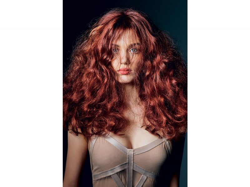 tendenze frangia riccia e mossa capelli saloni primavera estate 2018 1