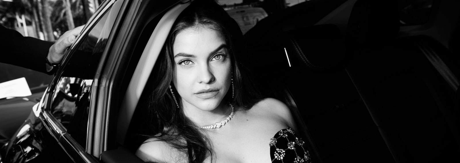 Barbara-Palvin-cover-desktop