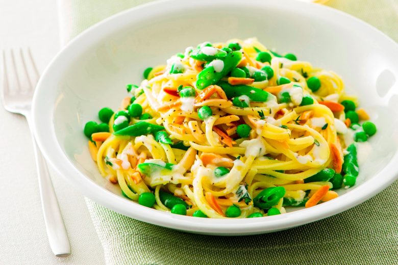 Pasta con fagiolini e piselli