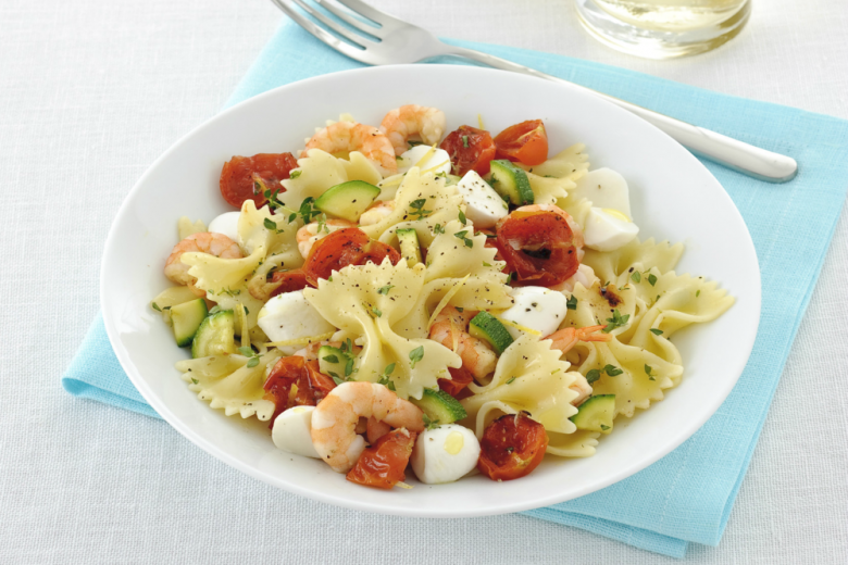 Pasta con zucchine, pomodorini e gamberi