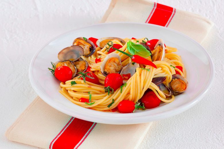 Spaghetti alle vongole con pomodorini