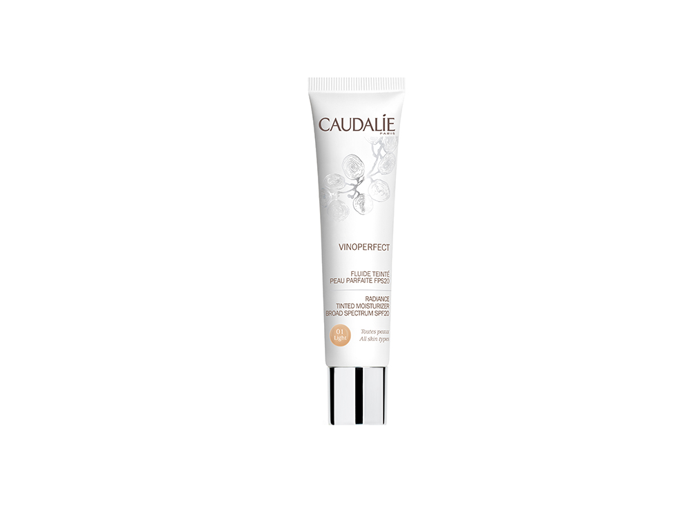 creme-viso-colorate-lalternativa-leggera-al-fondotinta-per-essere-impeccabile-Caudalie Vinoperfect Fluide Teinte Light