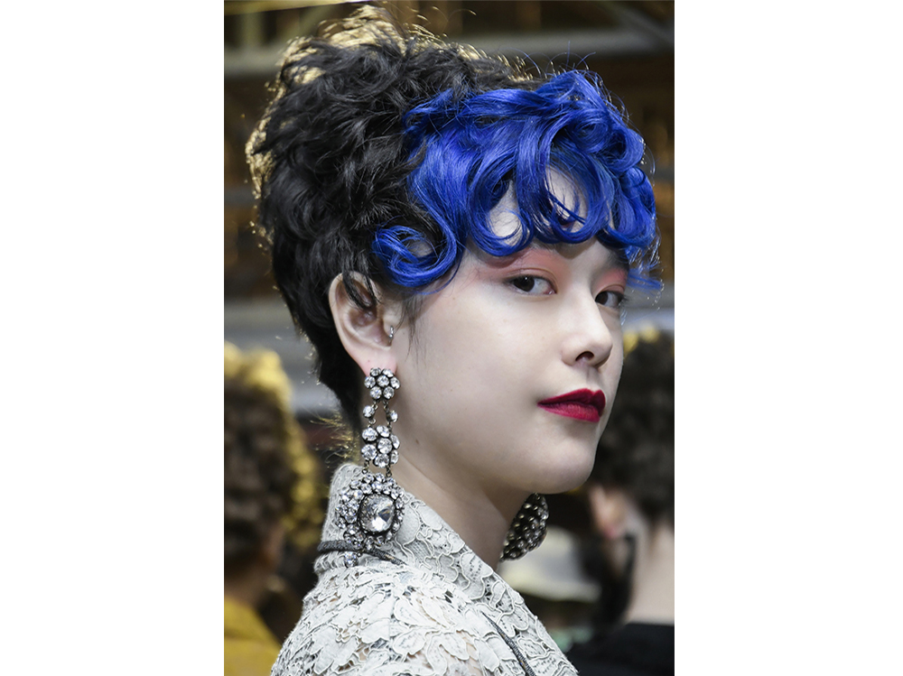 tendenze-colore-capelli-primavera-estate-2018-TINTE-POP-2