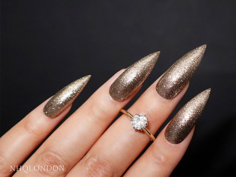 unghie-stiletto-2019-cover-mobile