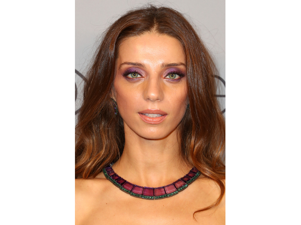 Angela Sarafyan beauty look (16)