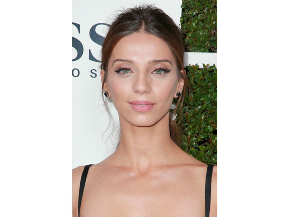 Angela Sarafyan beauty look (18)