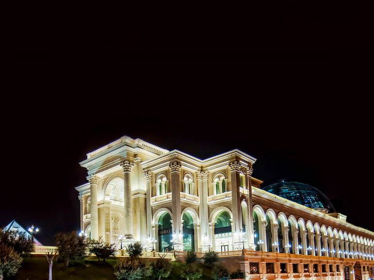 Arte cultura shopping avventura QATAR piccolo stato moderno e tradizione Al Hazm Luxury Mall