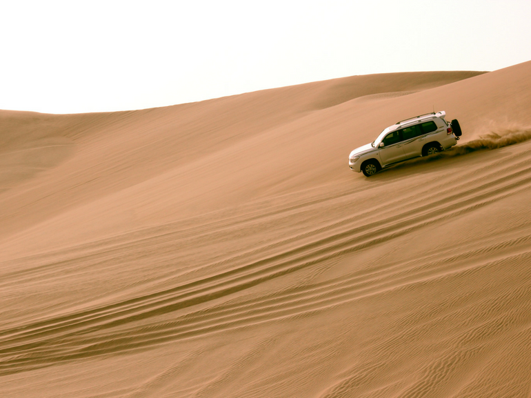 Arte cultura shopping avventura QATAR piccolo stato moderno e tradizione dune bashing