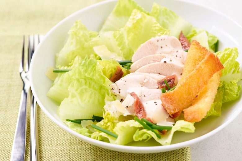 Insalata Caesar con pollo