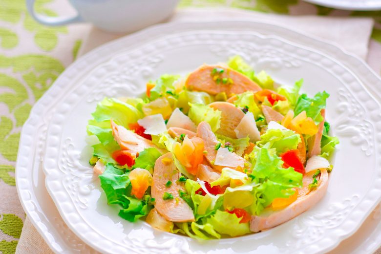 Insalata di pollo esotica