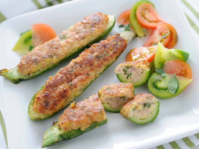 Zucchine ripiene con prosciutto cotto e carne trita