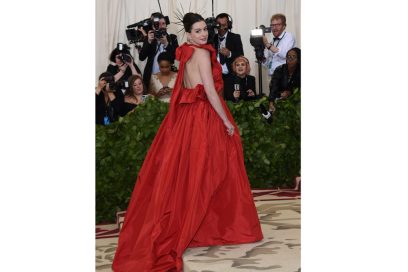 anne-hathaway-met