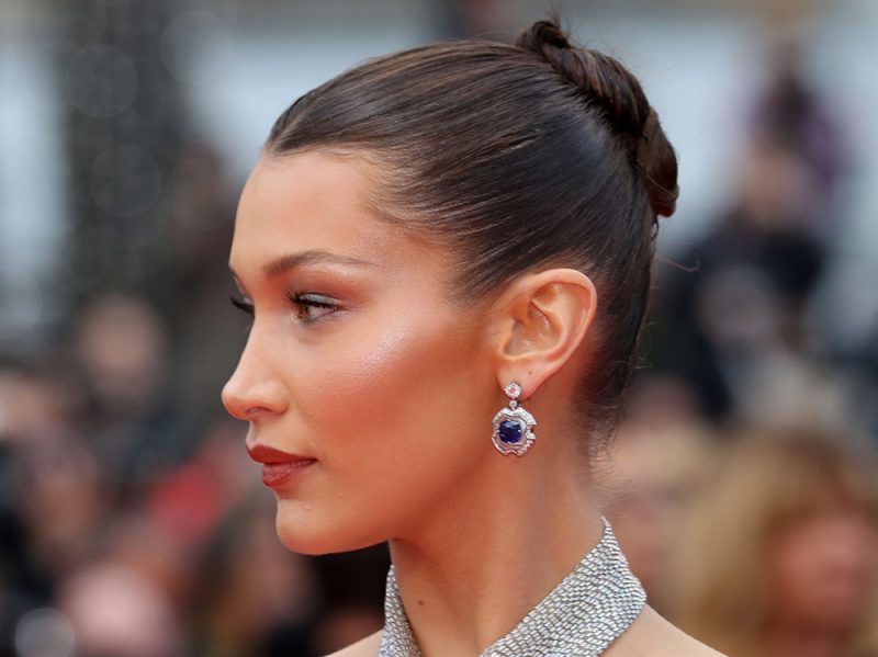 bella-hadid-cannes-gioielli