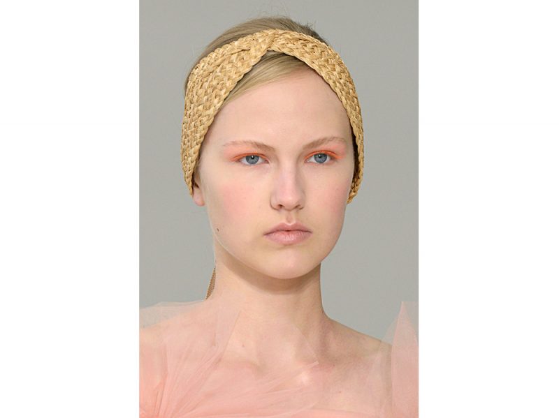 capelli-gli-accessori-estivi-per-impreziosire-la-chioma-Delpozo_clp_W_S18_NY_067_2797975