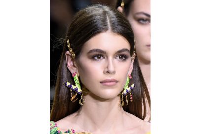 capelli-gli-accessori-estivi-per-impreziosire-la-chioma-Versace_clp_W_S18_MI_178_2802467