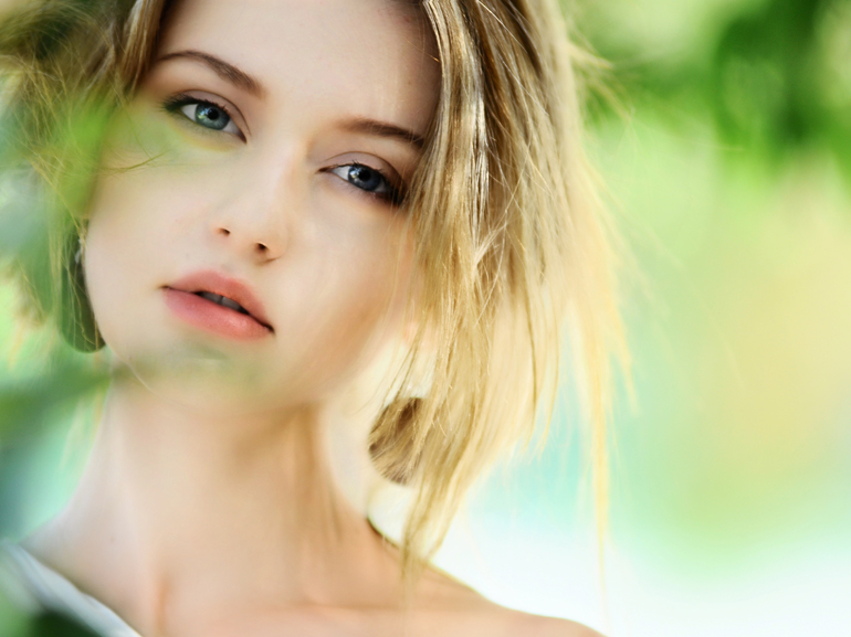 occhiaie viso ragazza