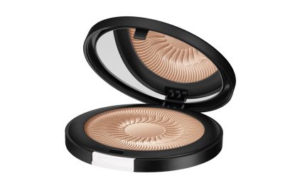 terra-abbronzante-i-consigli-per-un-aspetto- luminoso-516-30_POUDRE-BRILLANTE-SOLEIL_72dpi_RGB