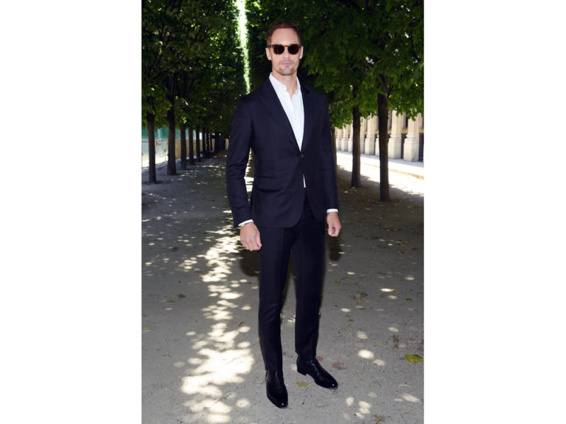 Alexander-Skarsgard-attends-the-Louis-Vuitton