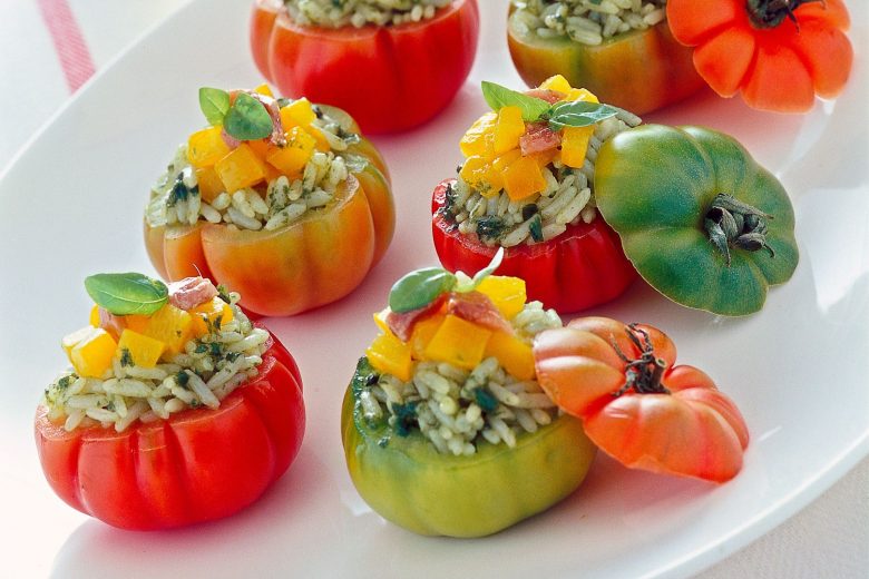 Pomodori freddi ripieni di riso