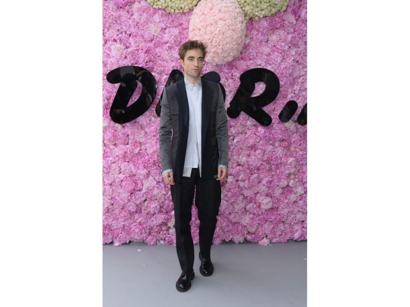 Robert-Pattinson-attends-the-Dior-Homme