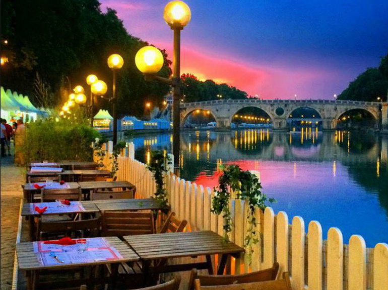 lungo il tevere roma