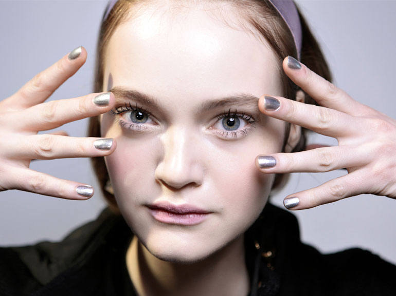 nail-art-argento-unghie-silver-manicure-cover-mobile