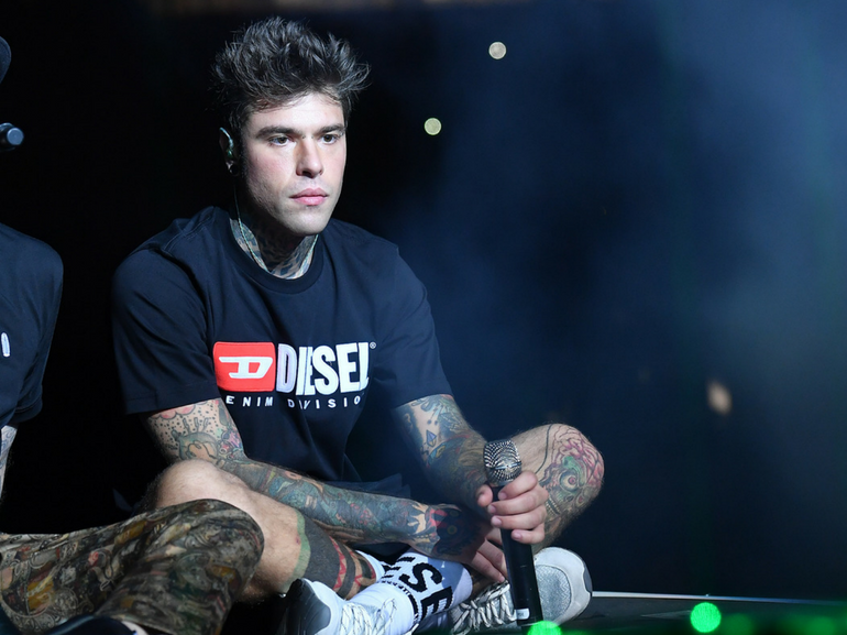 Fedez rapper italiano fidanzato Chiara Ferragni album passioni curiosita figlio Leone (6)