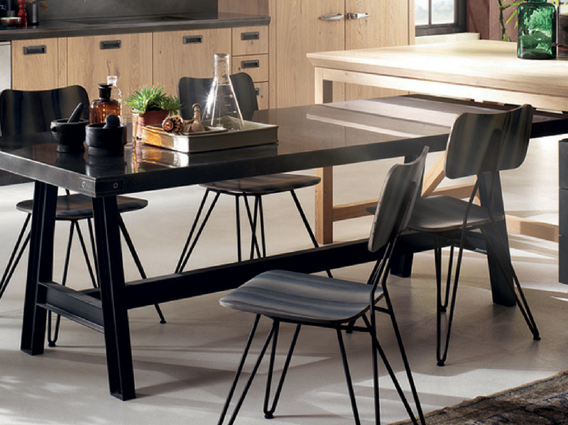 Misfit Table