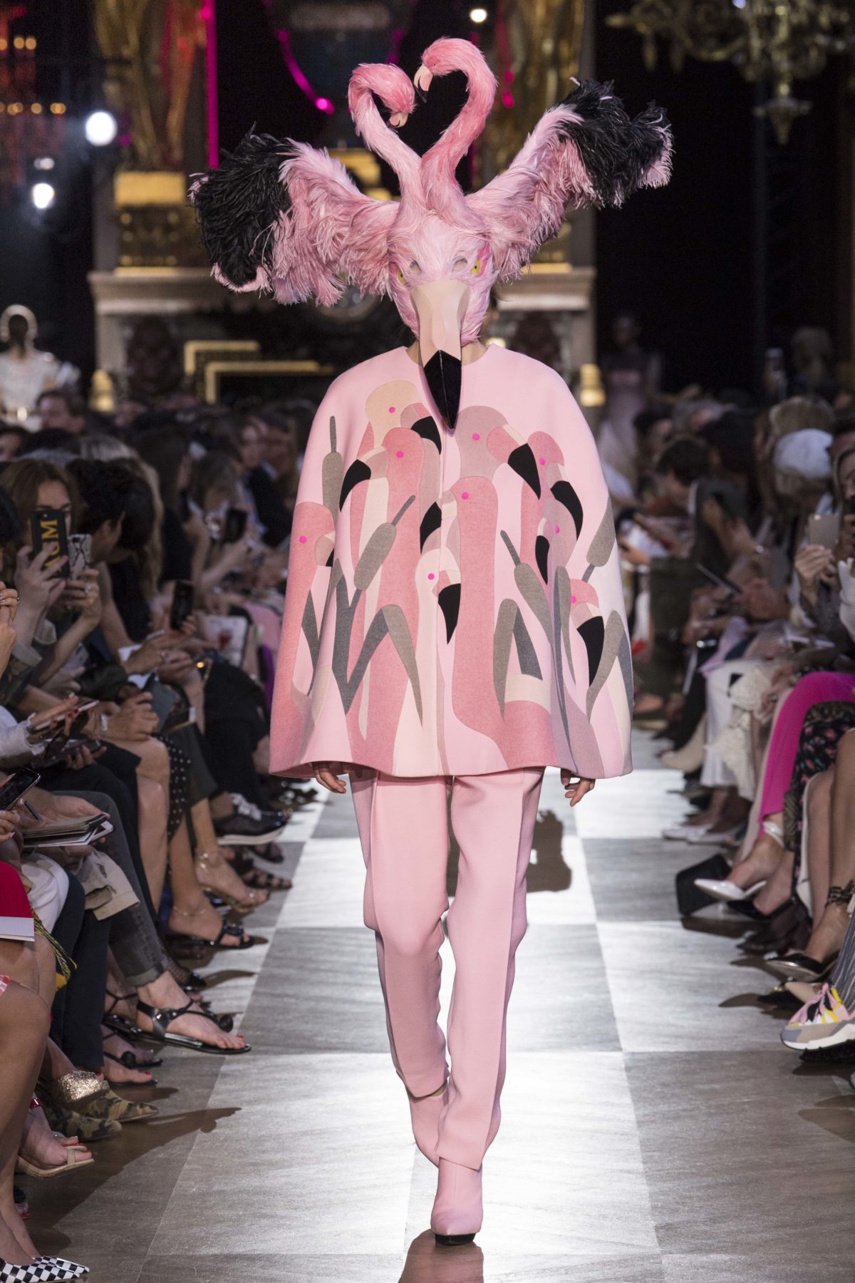 Schiaparelli_HCAW1819_Look_25