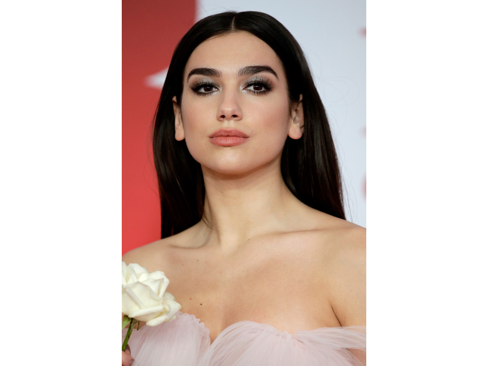 Sopracciglia-delle-star-dua-lipa