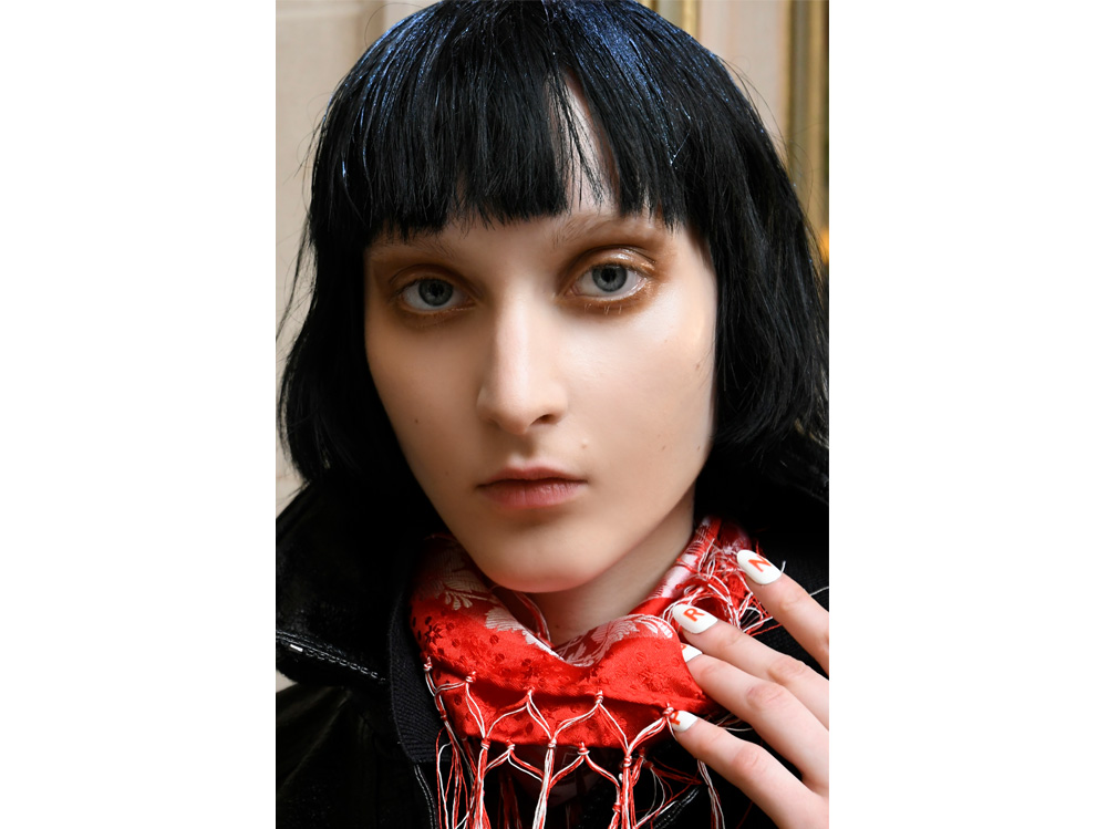 scritte sulle unghie