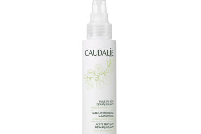 olio-di-mandorle-come-usarlo-su-viso-capelli-e-corpo-CAUDALIE HUILE DÉMAQUILLANT