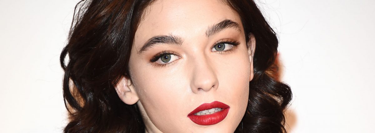 Matilda-De-Angelis-cover-desktop