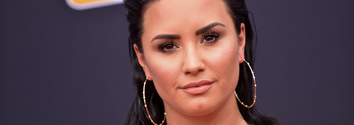 cover demi lovato desktop