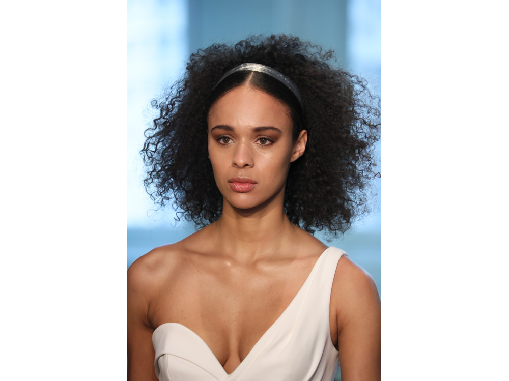 Acconciature capelli semiraccolti sposa le idee più glam per il 2019 (1)