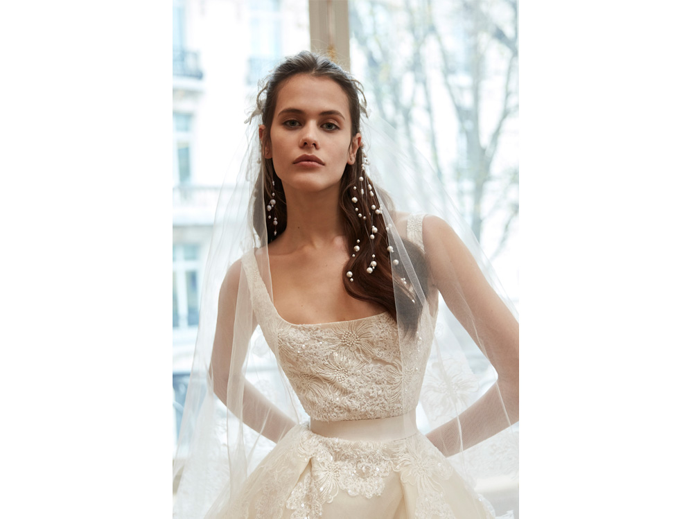 Acconciature capelli semiraccolti sposa le idee più glam per il 2019 (10)
